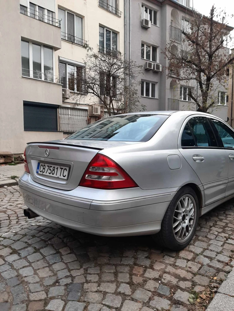 Mercedes-Benz C 200, снимка 2 - Автомобили и джипове - 53047774
