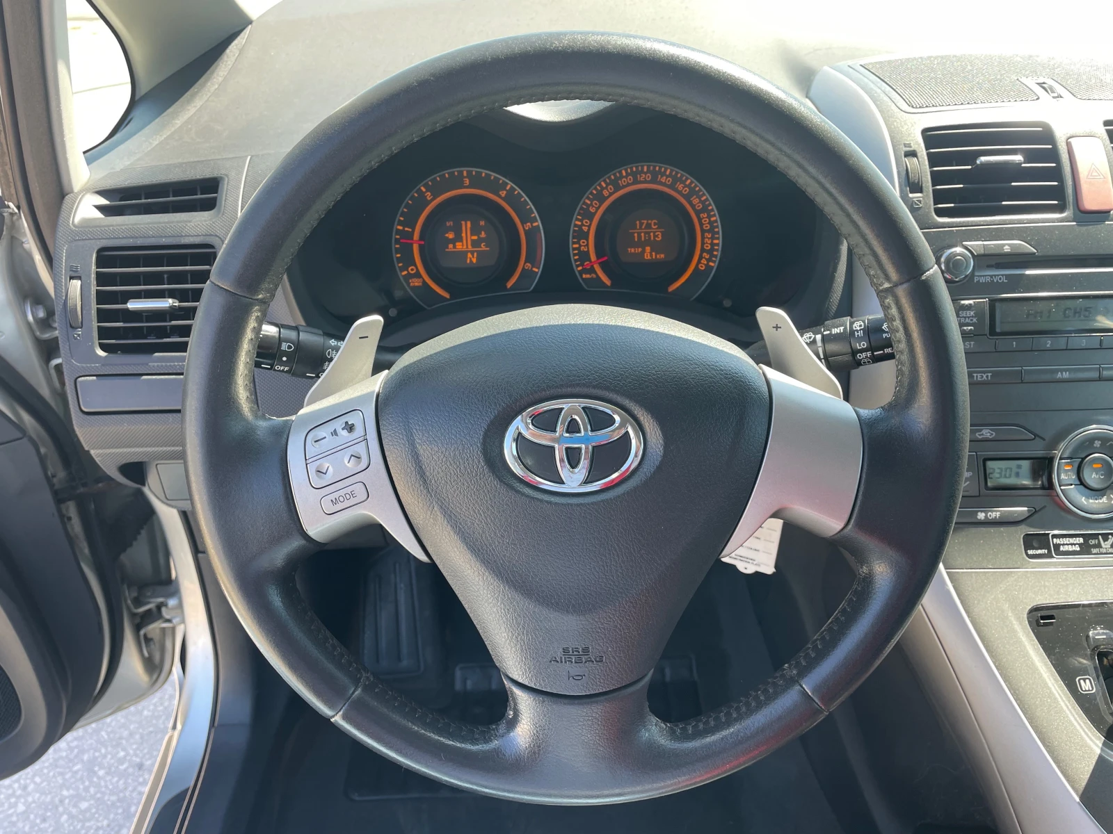 Toyota Auris 1.4 D4D Automatic  - изображение 8