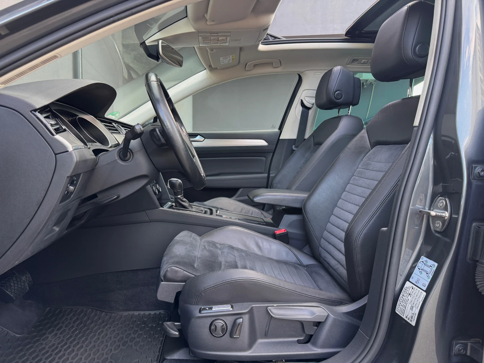 VW Passat 2.0TDI // 190к.с.// HIGHLINE// Panorama//  - изображение 6