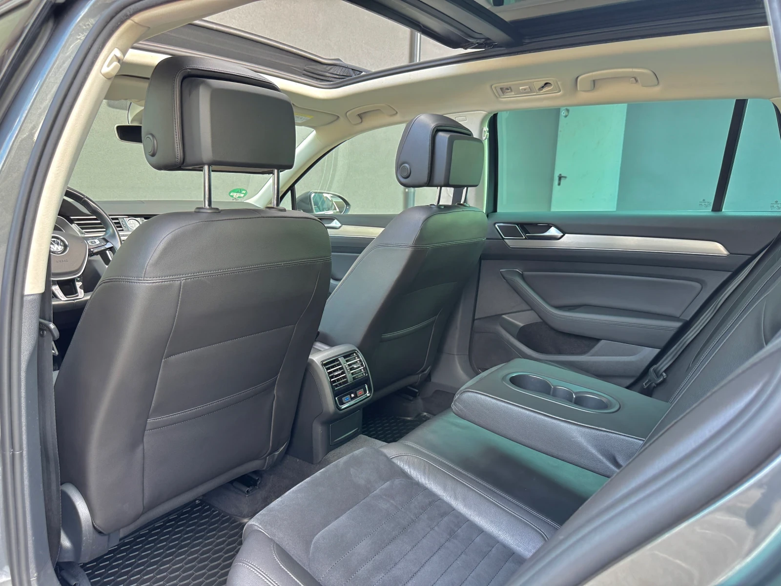 VW Passat 2.0TDI // 190к.с.// HIGHLINE// Panorama//  - изображение 8