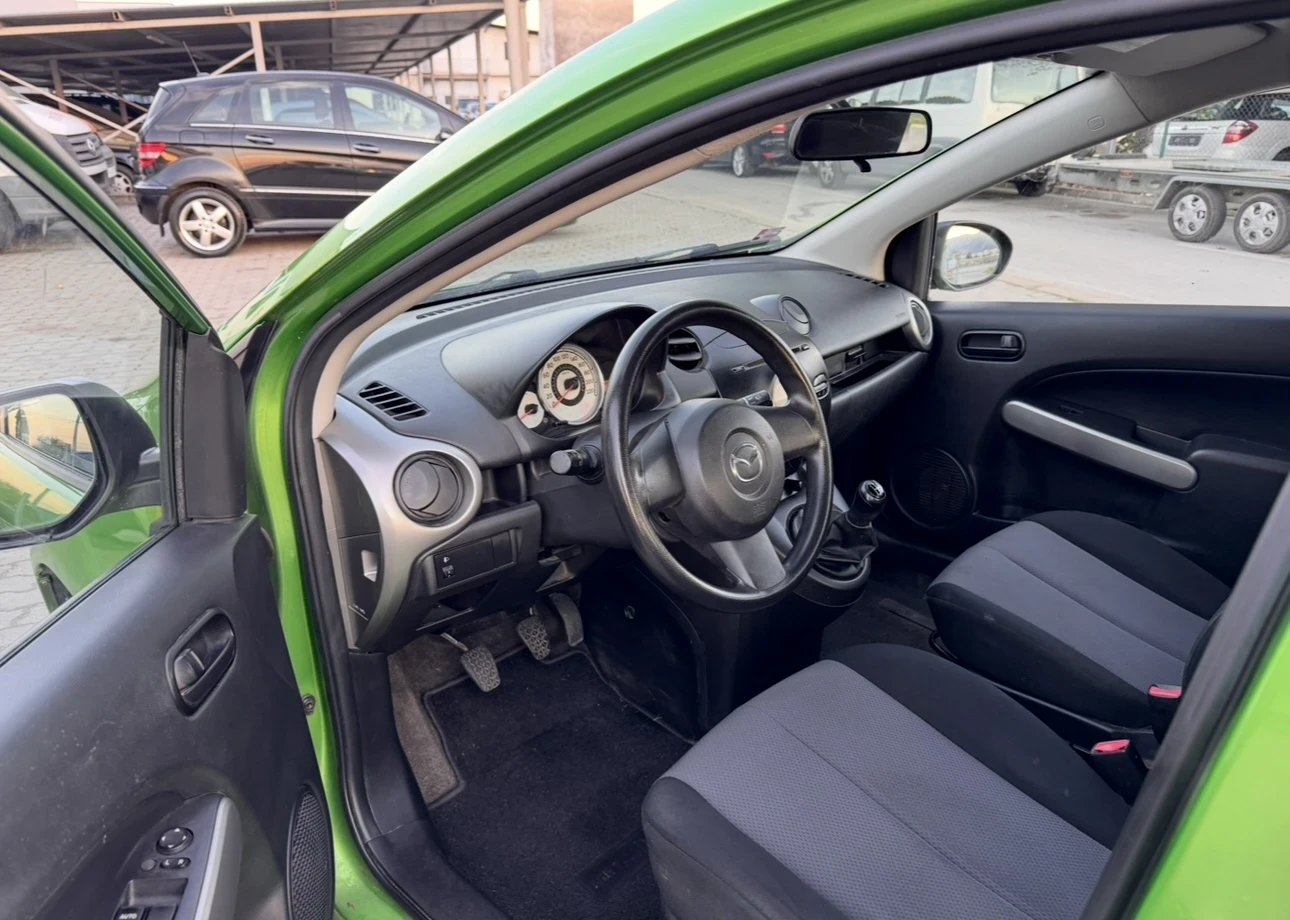 Mazda 2 1.3i - изображение 5