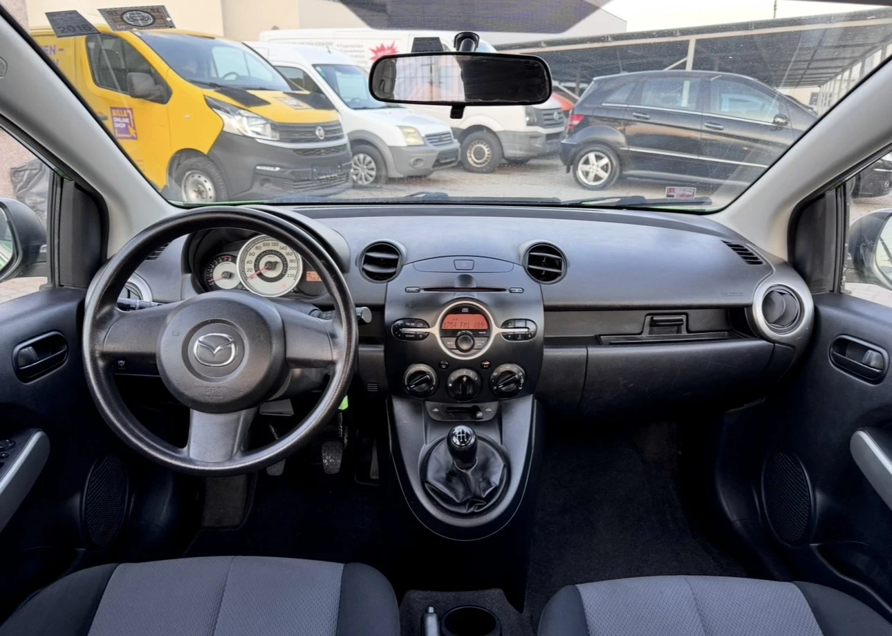 Mazda 2 1.3i - изображение 8
