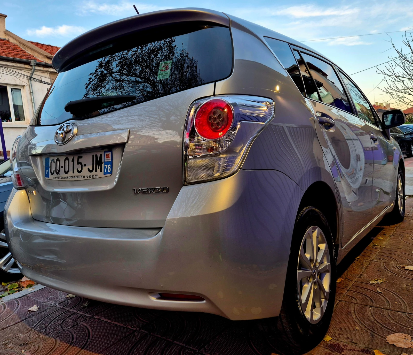 Toyota Verso 2.0d4d-EXECUTIVE-нави-6скорости-japan - изображение 9