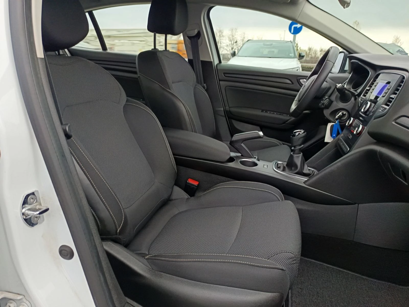 Renault Megane SEDANE 1.3TCe 140.. | Mobile.bg   13