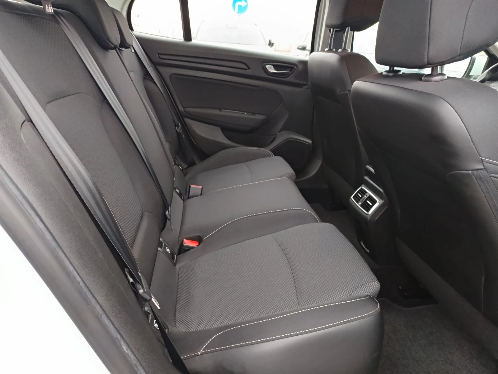 Renault Megane SEDANE 1.3TCe 140.. | Mobile.bg   14