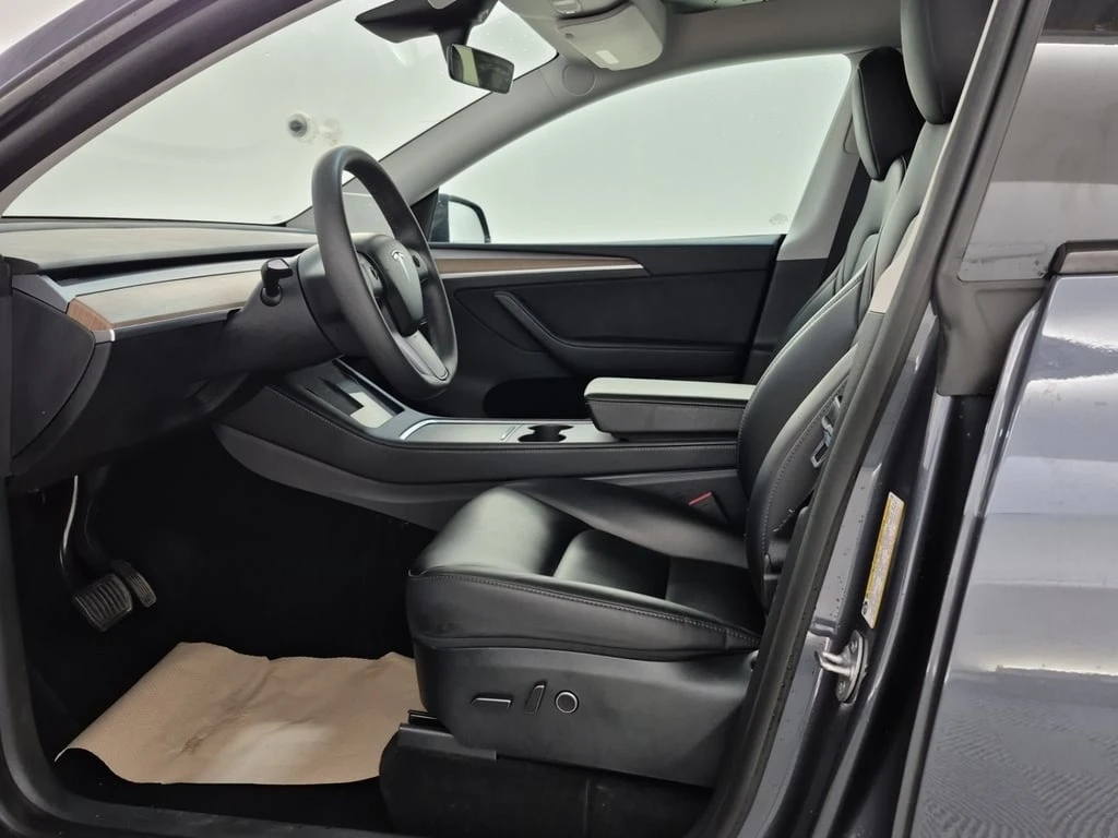 Tesla Model Y * RWD * CARFAX * БЕЗ ПЪРВОНАЧАЛНА ВНОСКА - изображение 5
