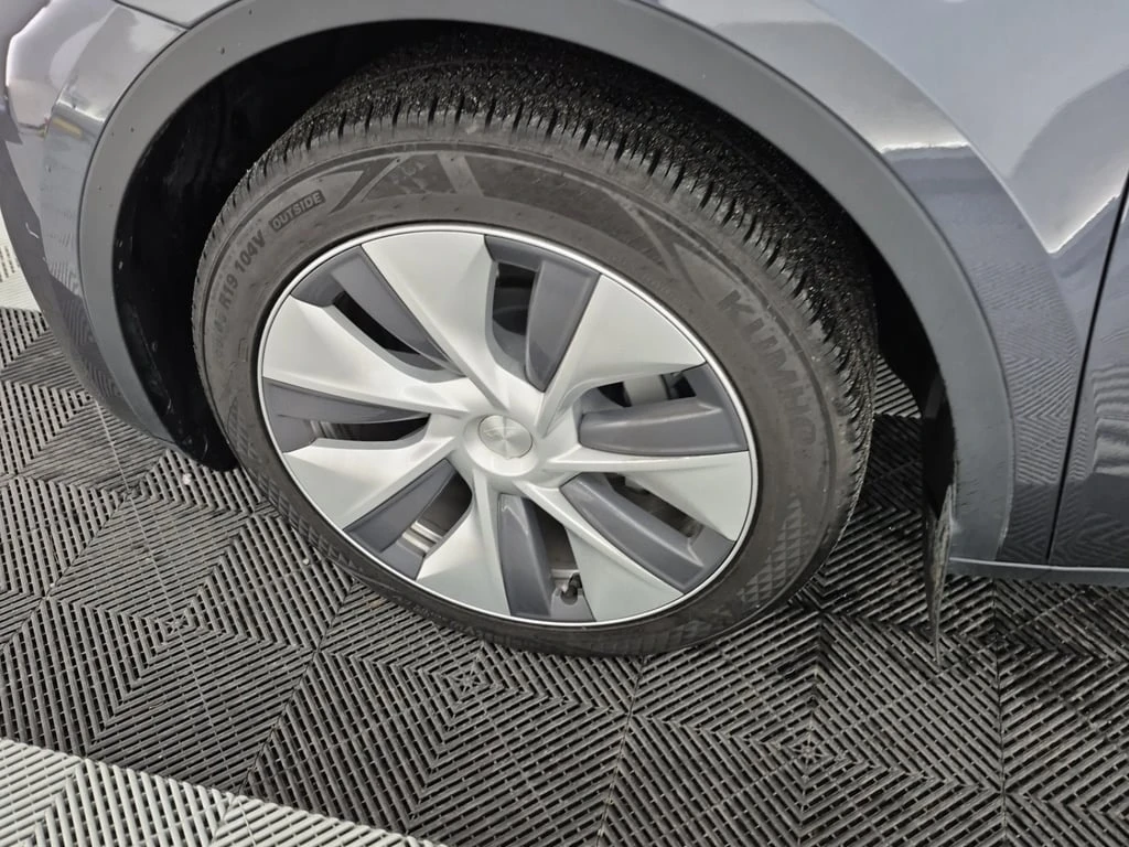 Tesla Model Y * RWD * CARFAX * ��� ������������ ������ | Mobile.bg � ����������� 17