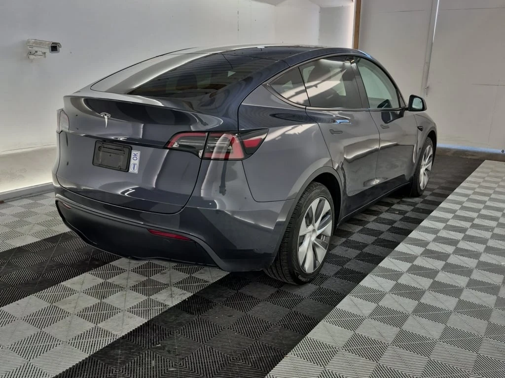 Tesla Model Y * RWD * CARFAX * БЕЗ ПЪРВОНАЧАЛНА ВНОСКА - изображение 3