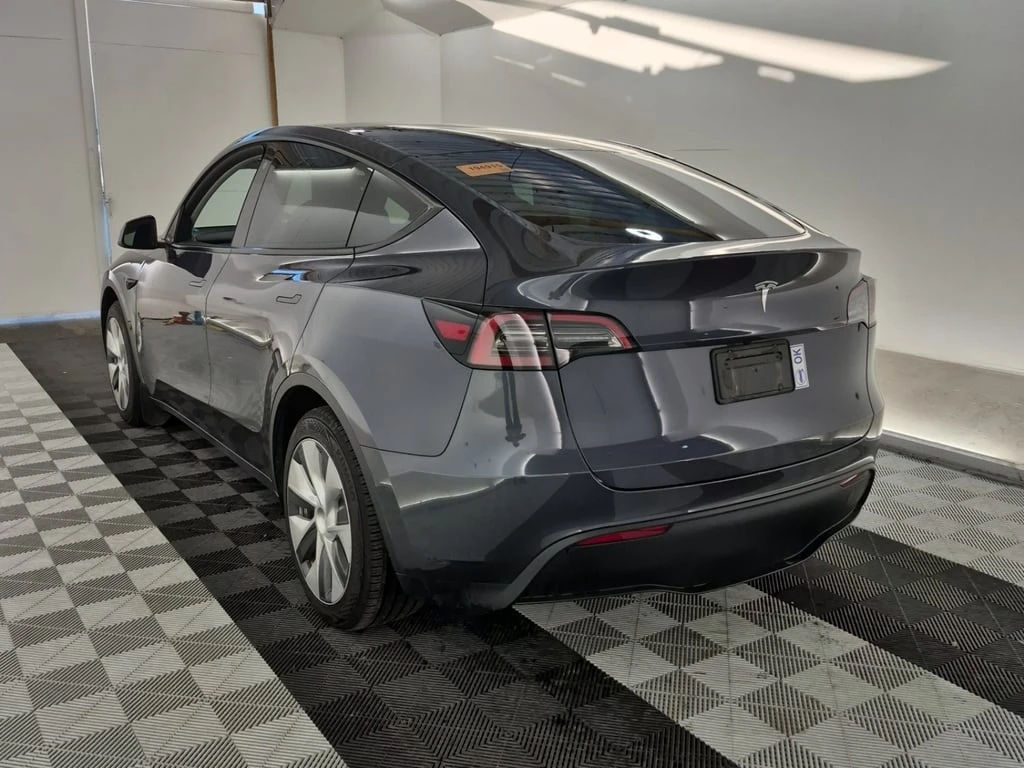 Tesla Model Y * RWD * CARFAX * БЕЗ ПЪРВОНАЧАЛНА ВНОСКА - изображение 4