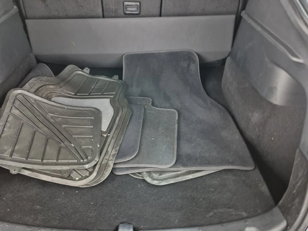 Tesla Model Y * RWD * CARFAX * ��� ������������ ������ | Mobile.bg � ����������� 16