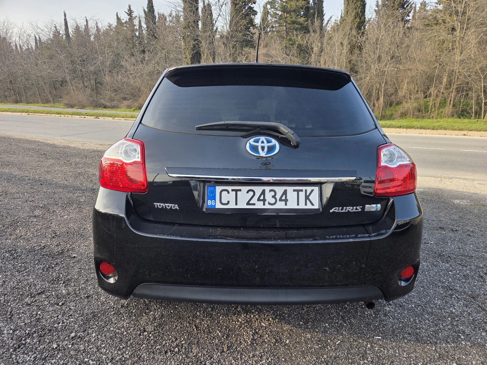 Toyota Auris 1, 8 benzin hybrid 100hp + 32 hp  - изображение 5
