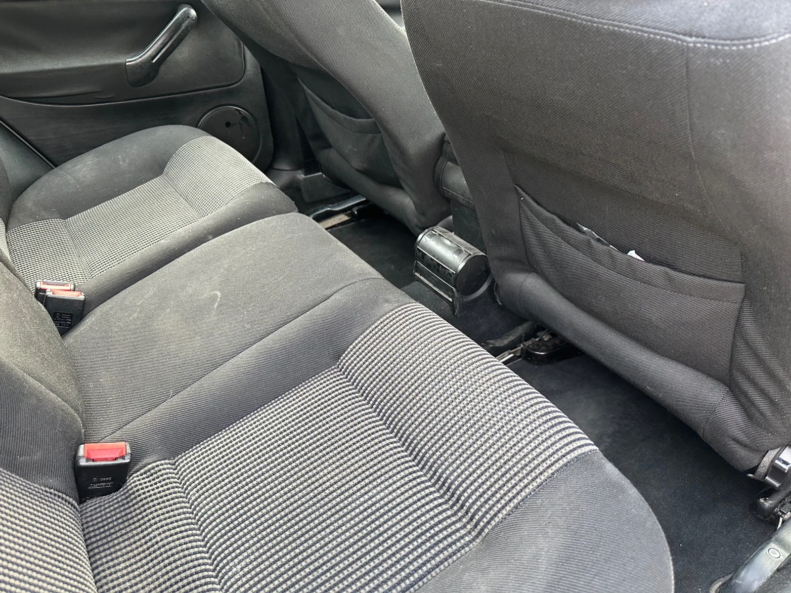 VW Golf 1.9TDI, снимка 8 - Автомобили и джипове - 53891895