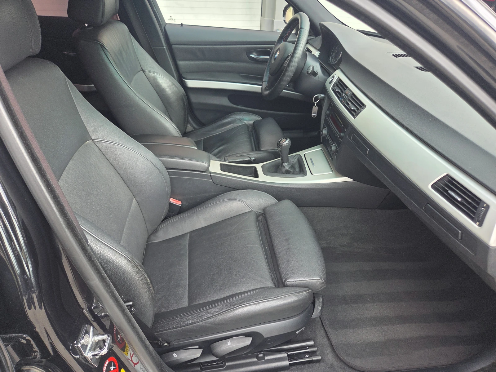 BMW 320 d (163 Hp) M-Sport, снимка 15 - Автомобили и джипове - 54077435