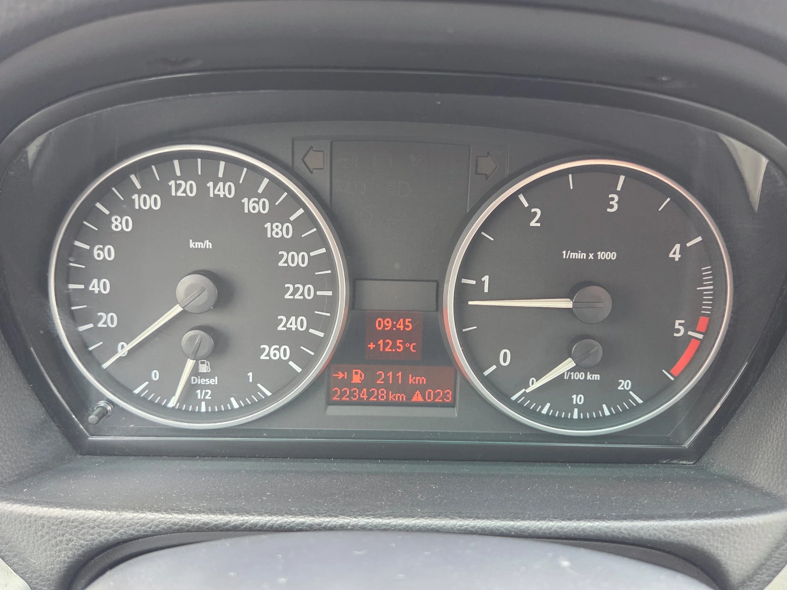 BMW 320 d (163 Hp) M-Sport, снимка 12 - Автомобили и джипове - 54077435