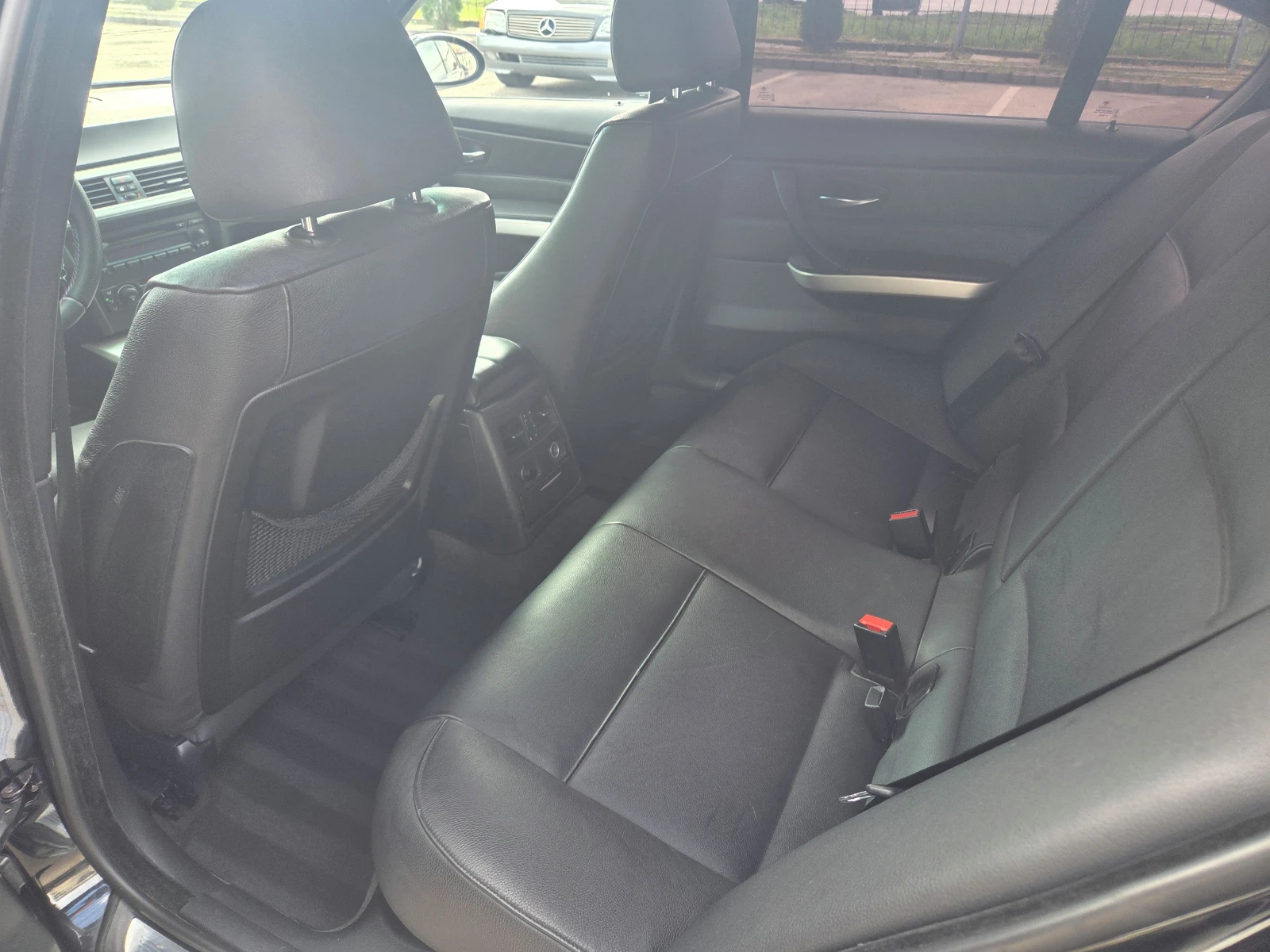 BMW 320 d (163 Hp) M-Sport, снимка 16 - Автомобили и джипове - 54077435