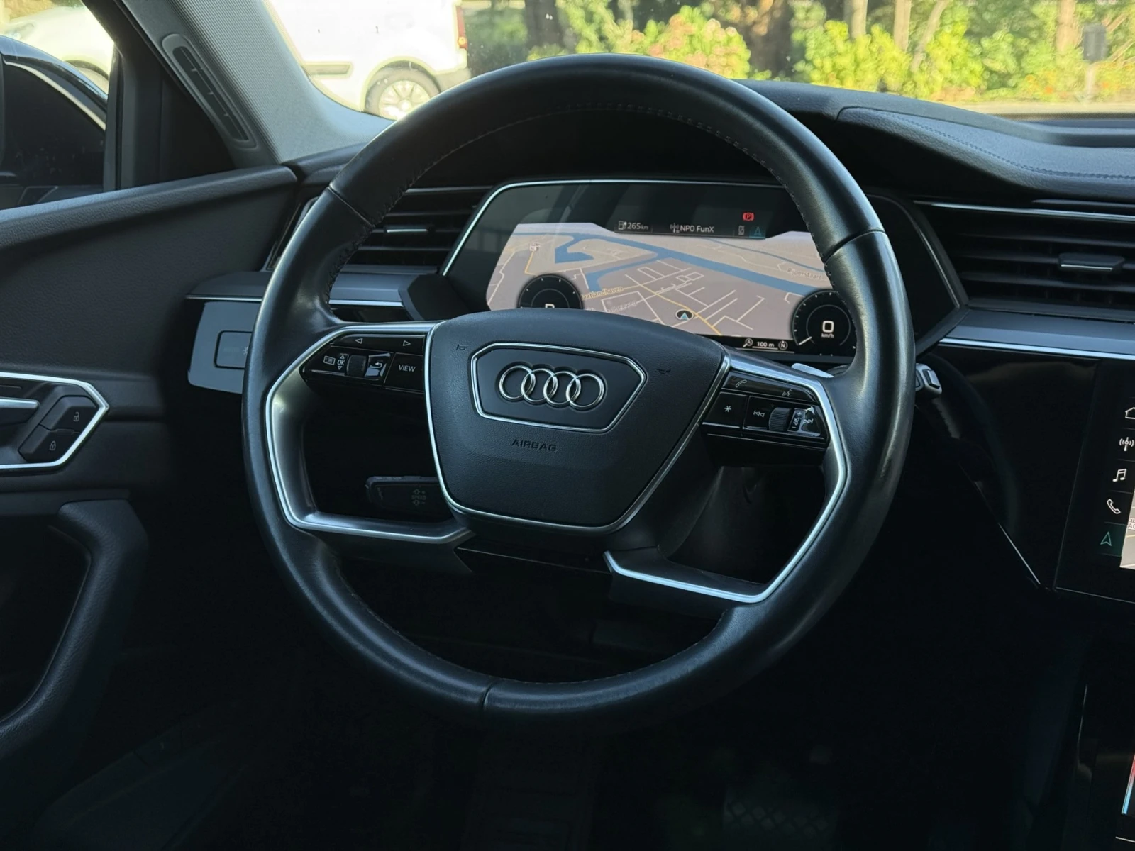 Audi E-Tron 55 QUATTRO 95KWH SOH-92%, снимка 13 - Автомобили и джипове - 54231148