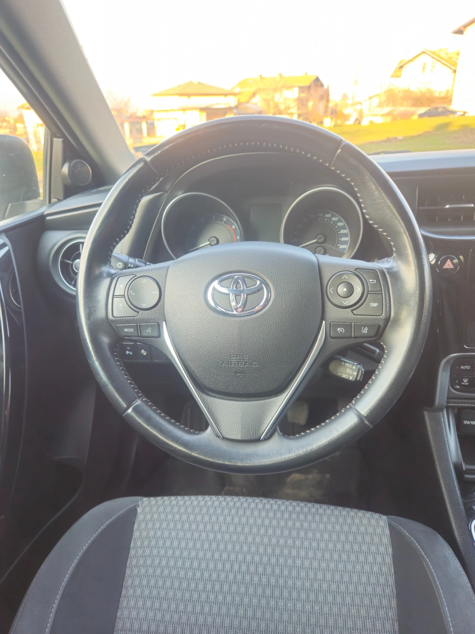 Toyota Auris ГАЗ - РЕГИСТРИРАН, снимка 7 - Автомобили и джипове - 54258814