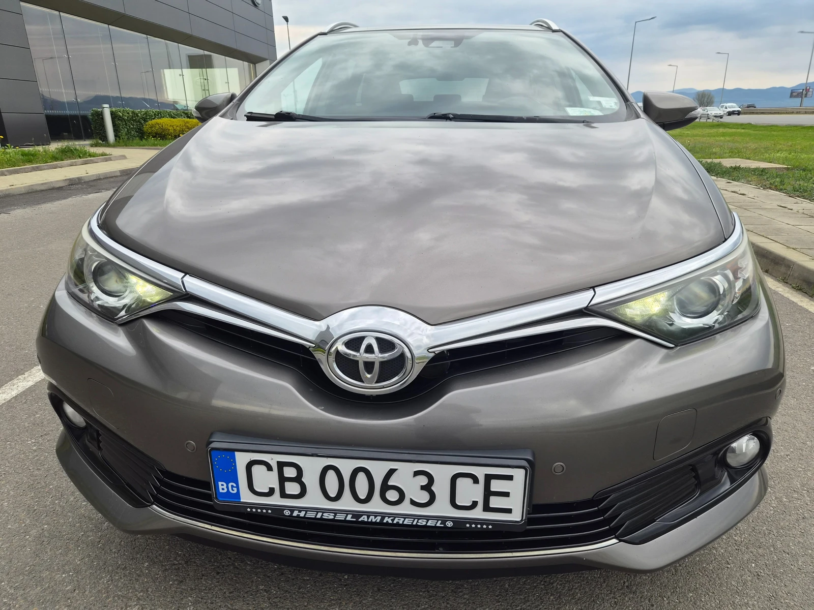 Toyota Auris ГАЗ - РЕГИСТРИРАН, снимка 14 - Автомобили и джипове - 54258814
