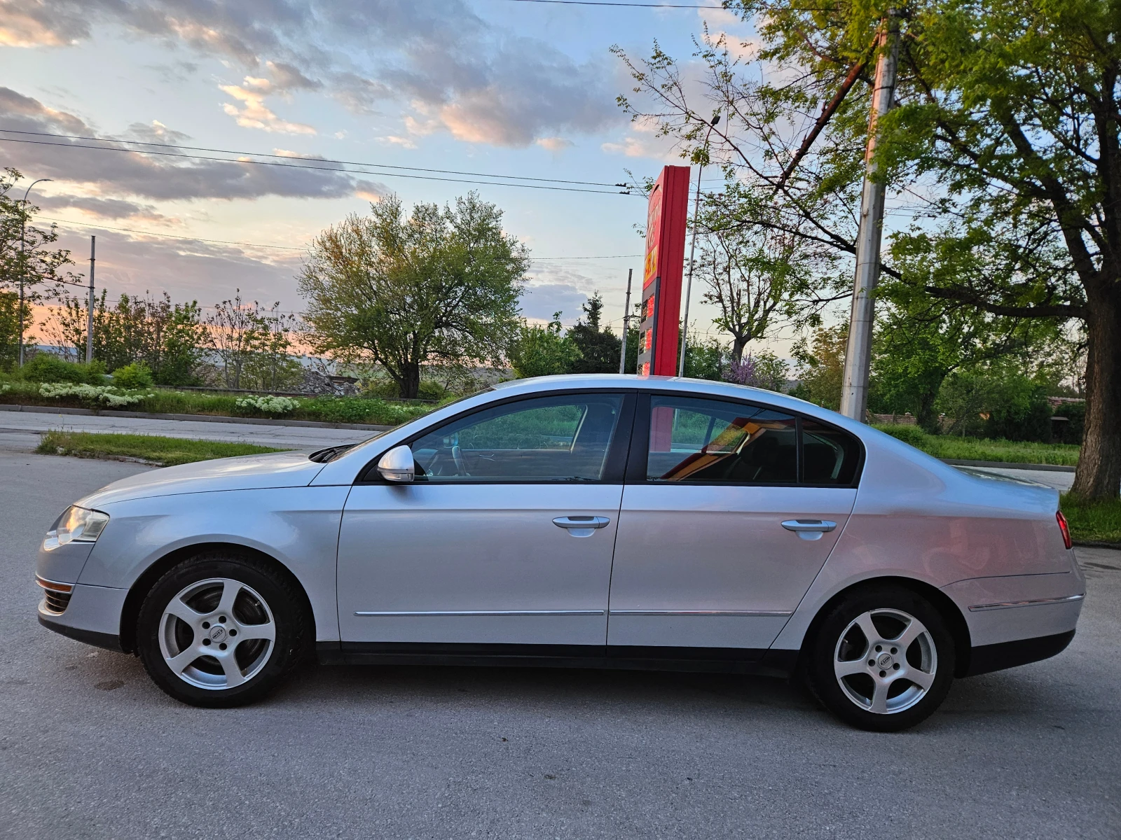 VW Passat 1.9, 105к.с., Перфектен!, снимка 8 - Автомобили и джипове - 54389600
