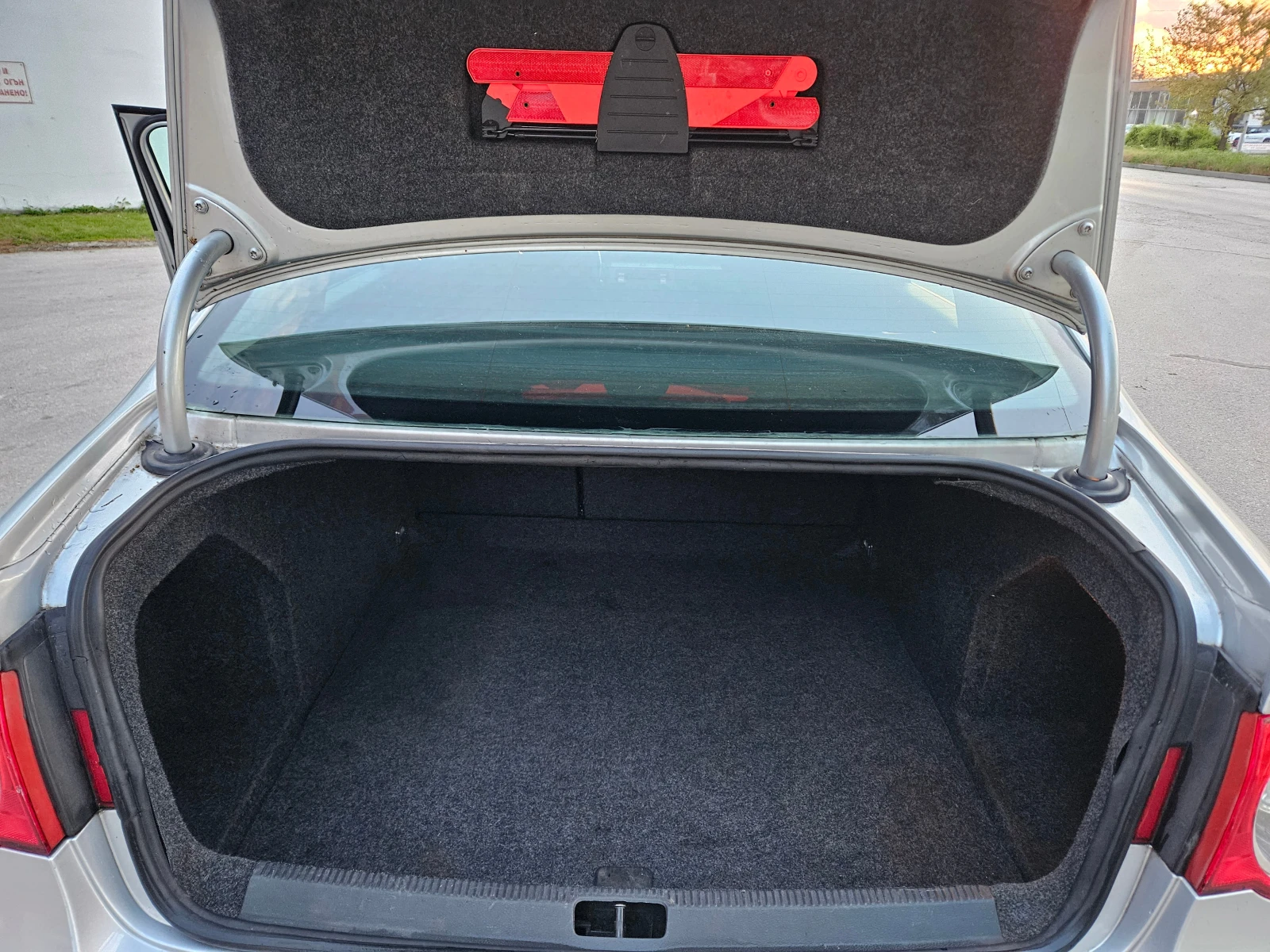 VW Passat 1.9, 105к.с., Перфектен!, снимка 17 - Автомобили и джипове - 54389600