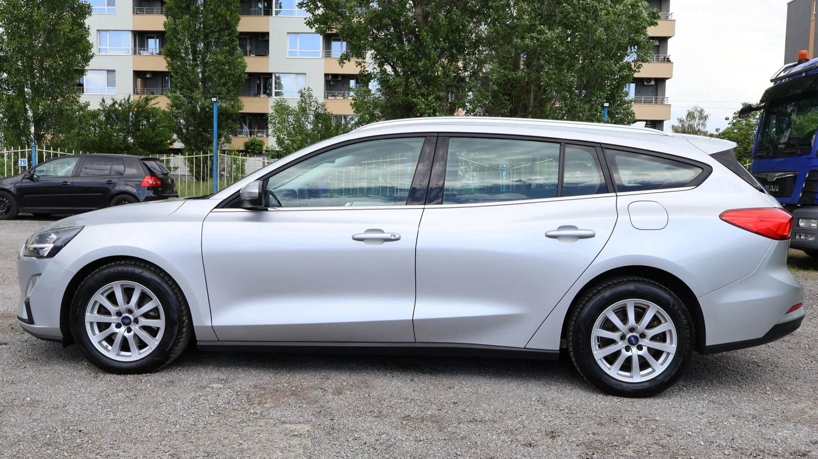 Ford Focus 2.0 TDCI Ecoblue 150 К.С Keyless Нави Дистроник, снимка 7 - Автомобили и джипове - 54632613