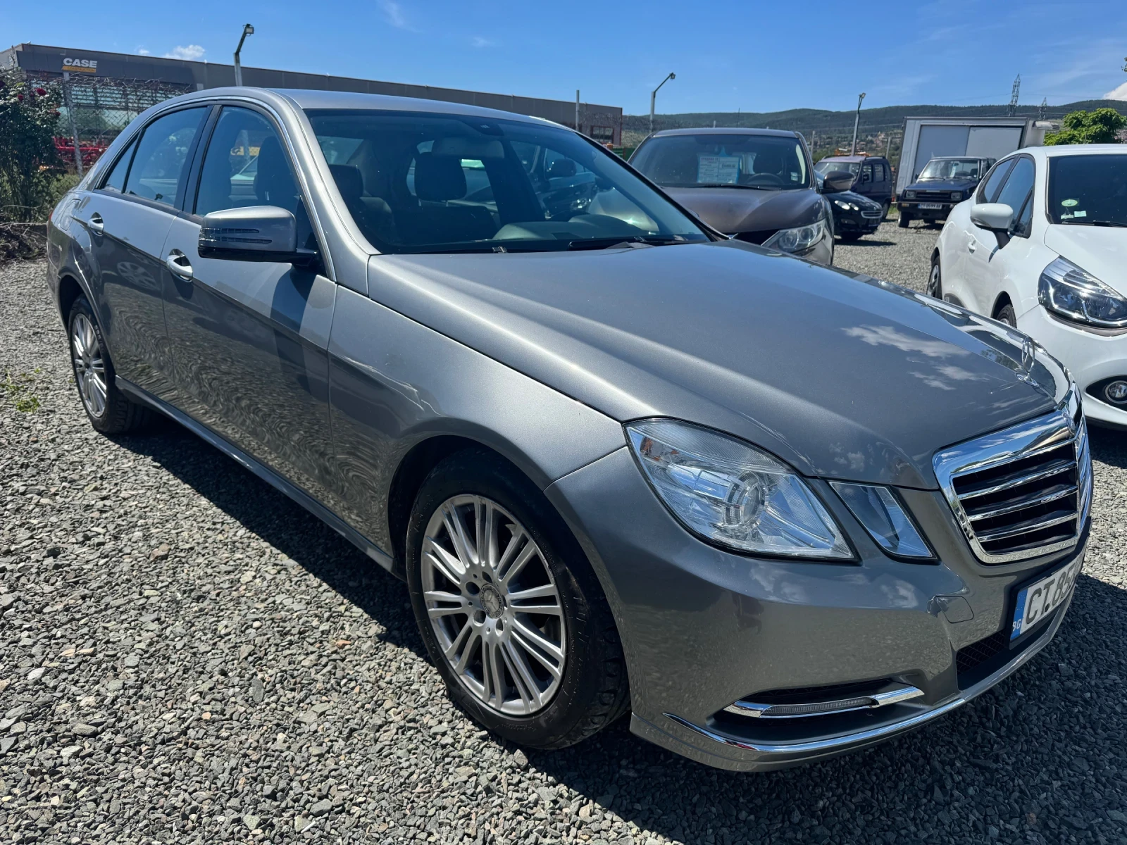 Mercedes-Benz E 220 2.2CDI, снимка 3 - Автомобили и джипове - 54762564