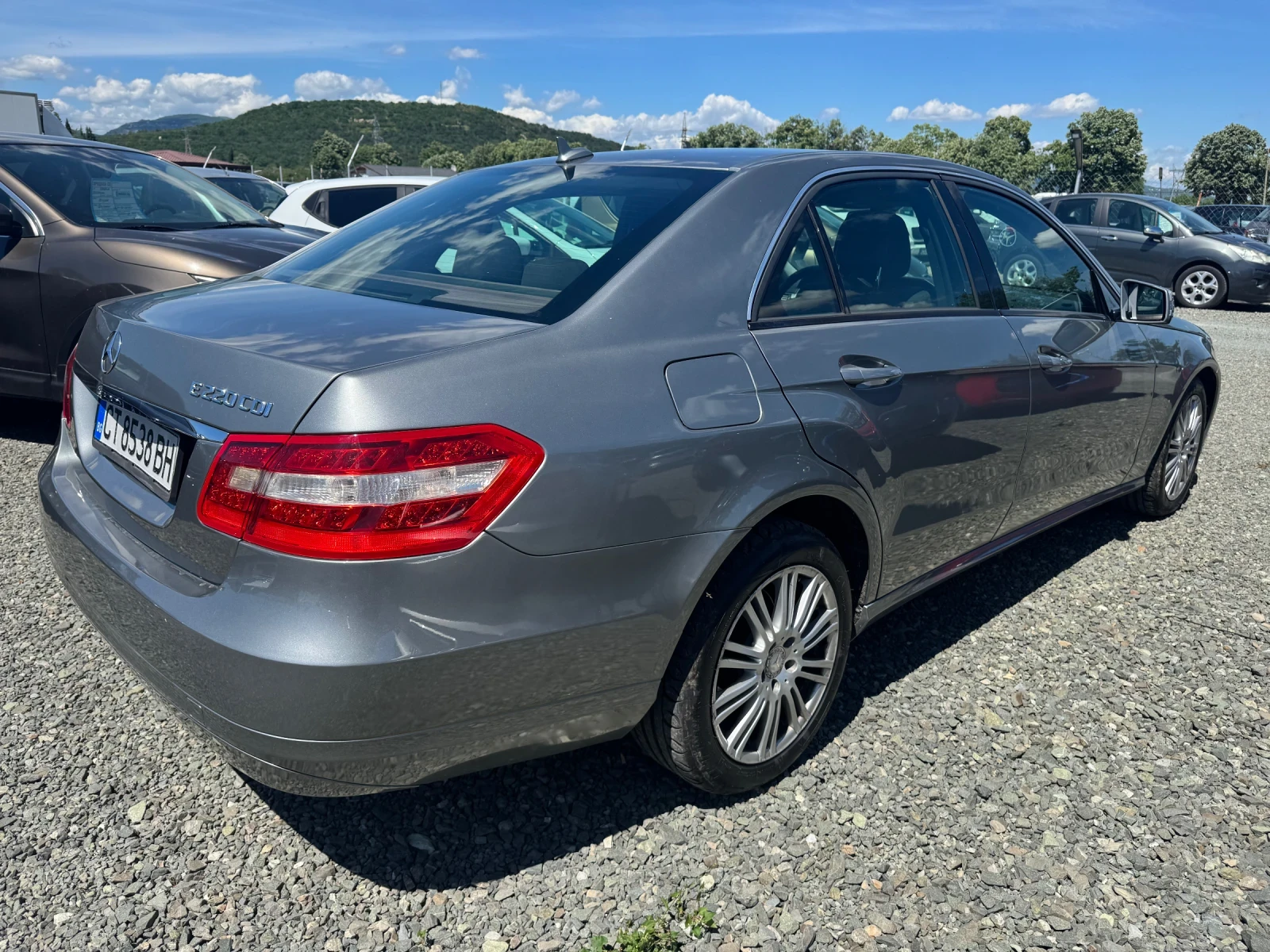 Mercedes-Benz E 220 2.2CDI, снимка 4 - Автомобили и джипове - 54762564