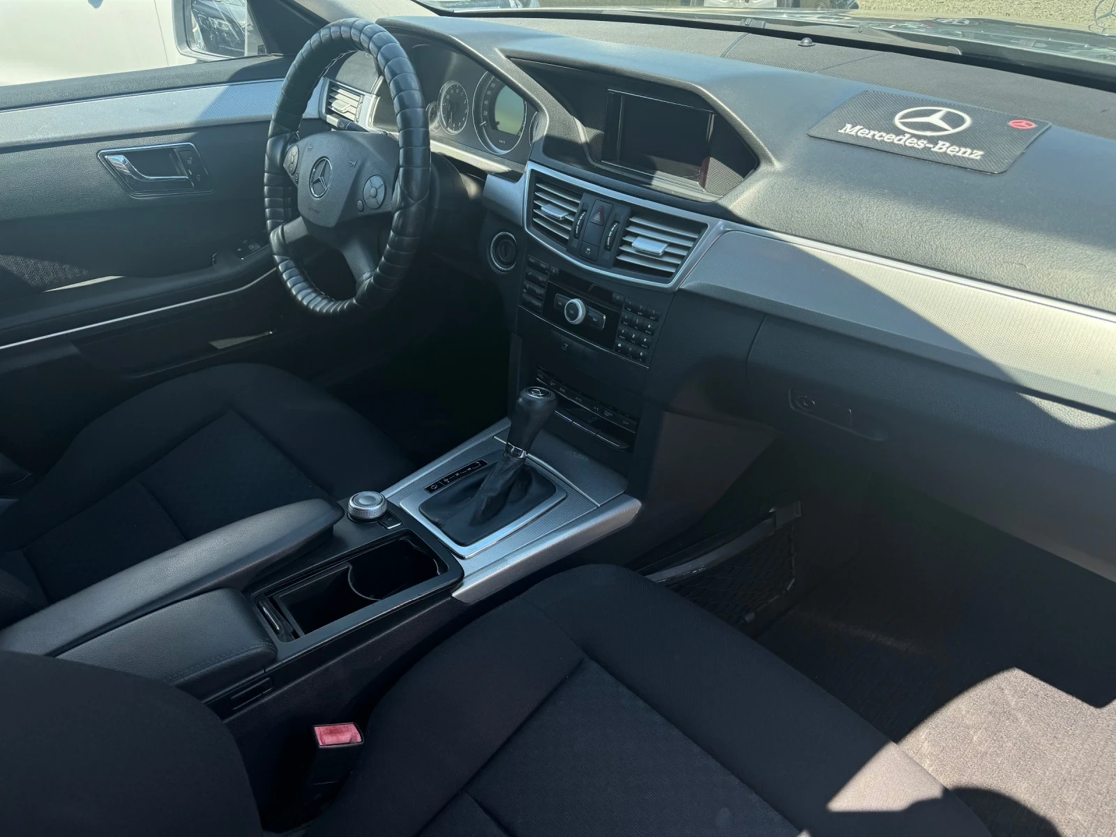 Mercedes-Benz E 220 2.2CDI, снимка 10 - Автомобили и джипове - 54762564