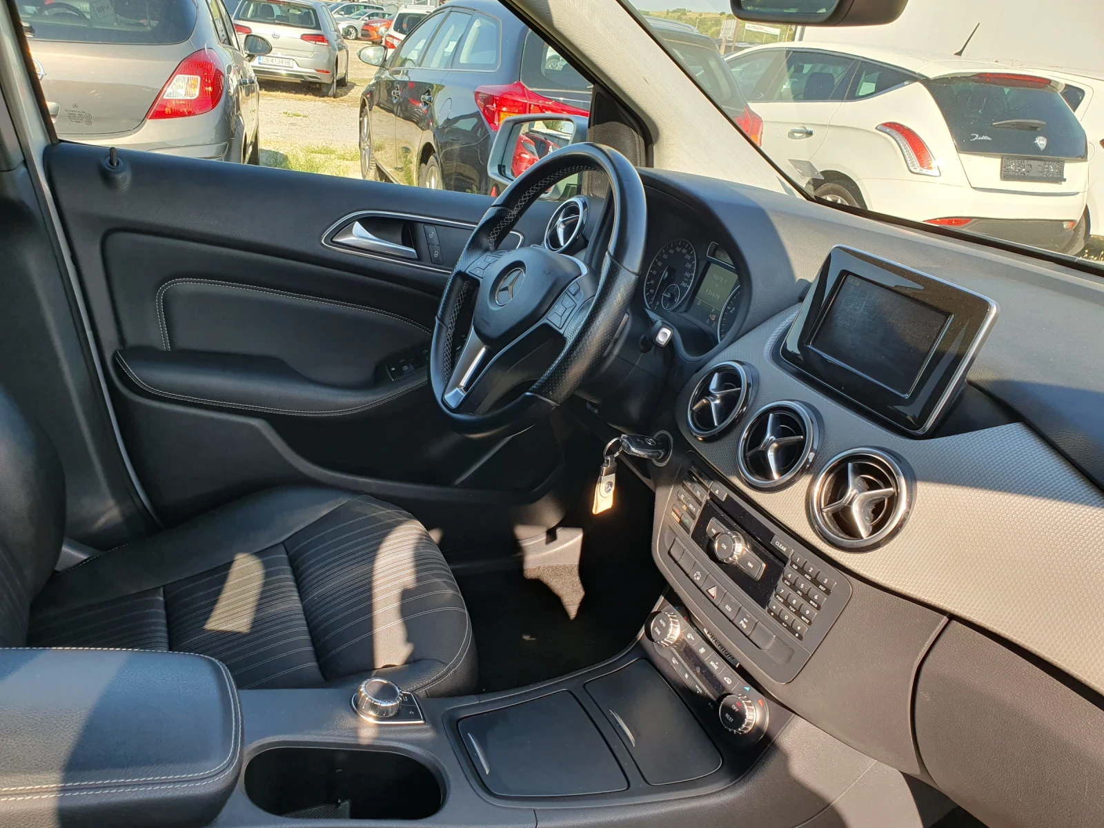 Mercedes-Benz B 200, снимка 12 - Автомобили и джипове - 54843268