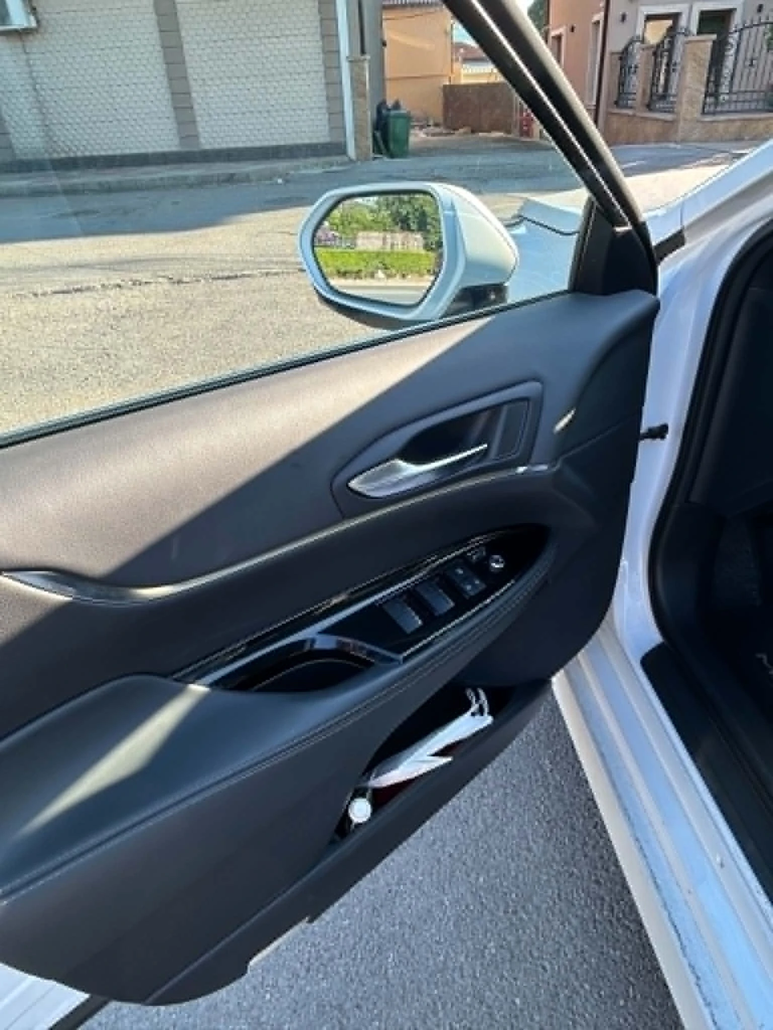 Toyota Mirai, снимка 9 - Автомобили и джипове - 55192048