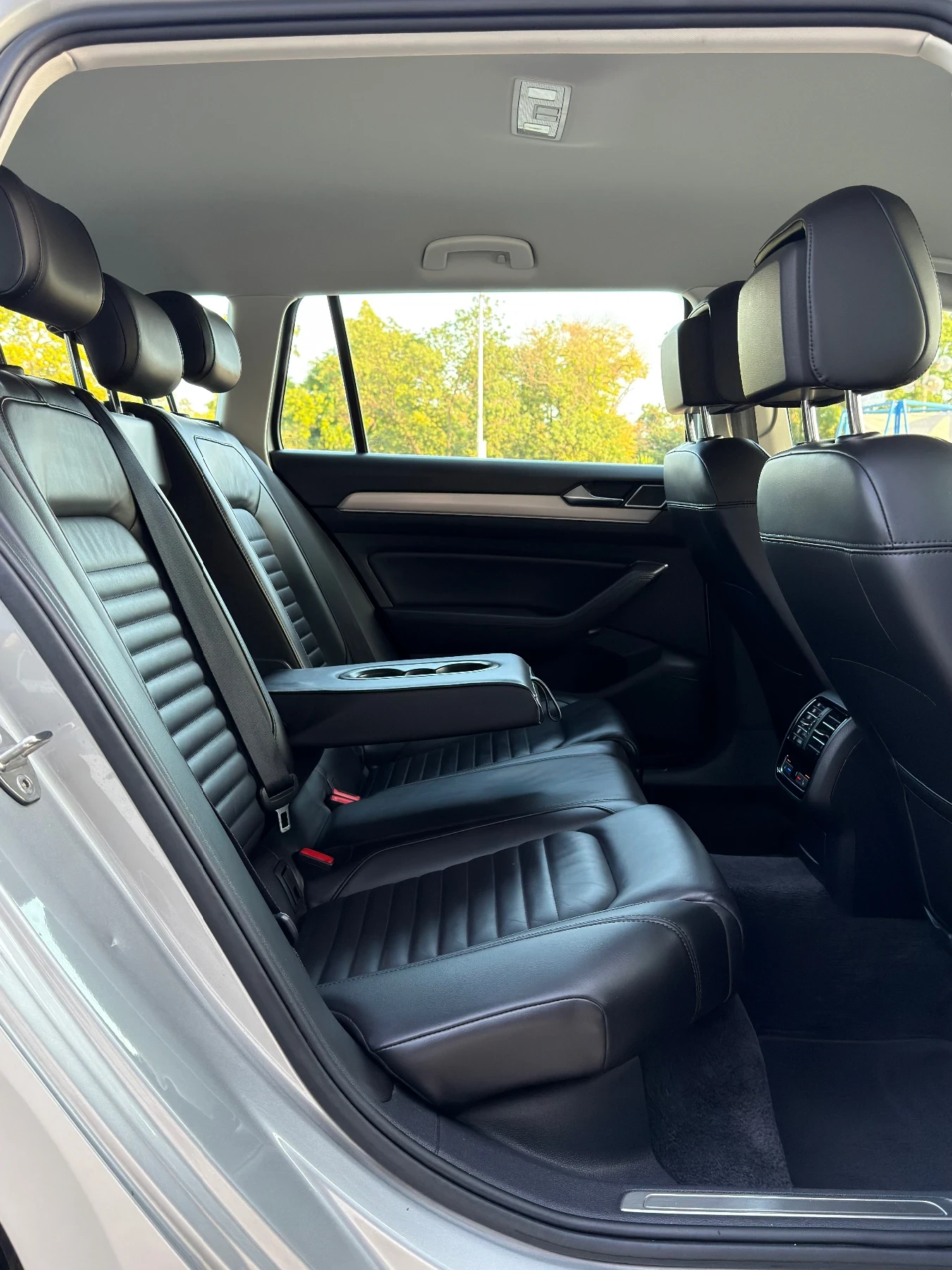 VW Passat 2.0tdi 190 Digital Keyless Camera Вс подгреви, снимка 17 - Автомобили и джипове - 55949535