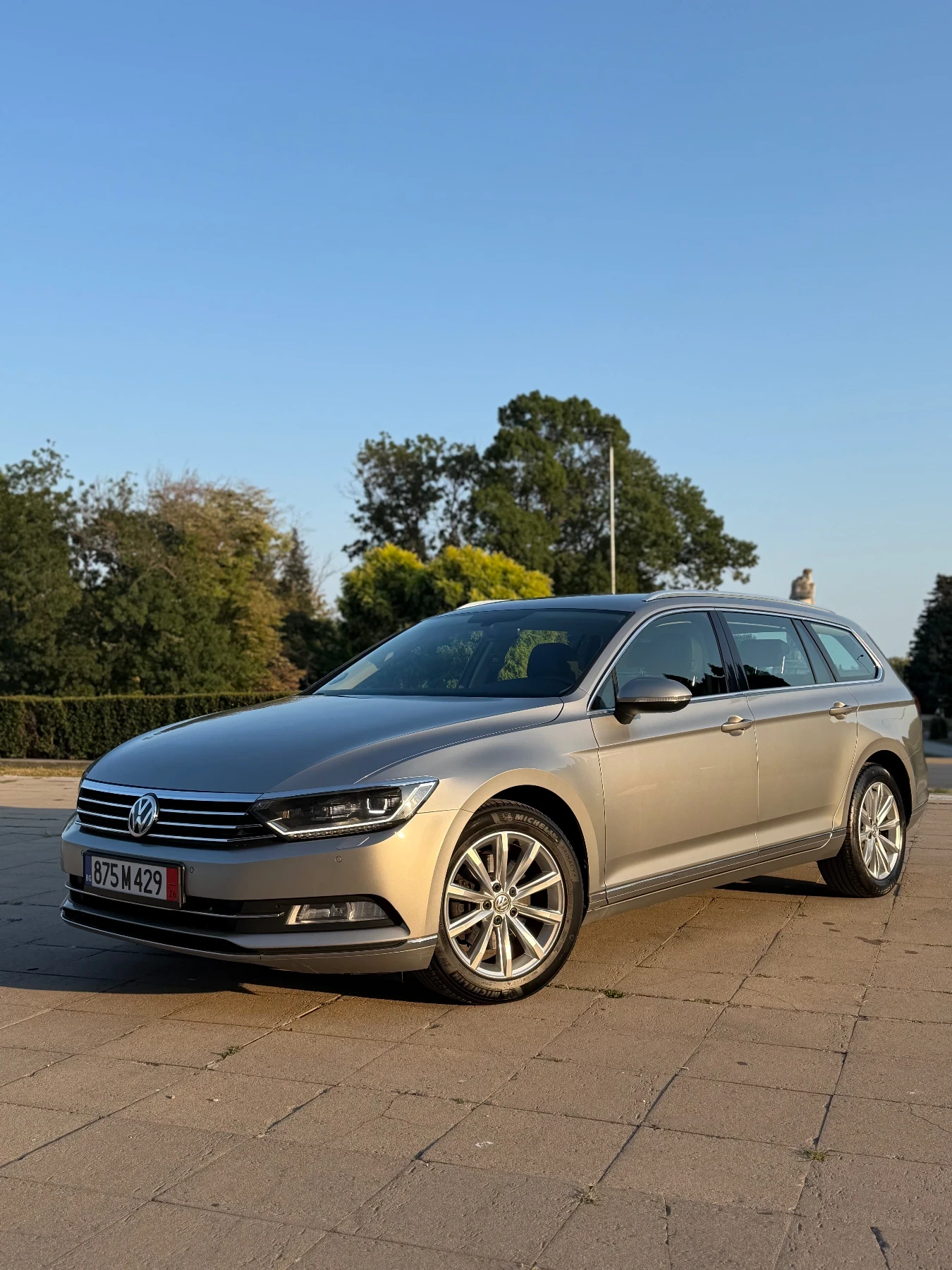VW Passat 2.0tdi 190 Digital Keyless Camera Вс подгреви, снимка 2 - Автомобили и джипове - 55949535