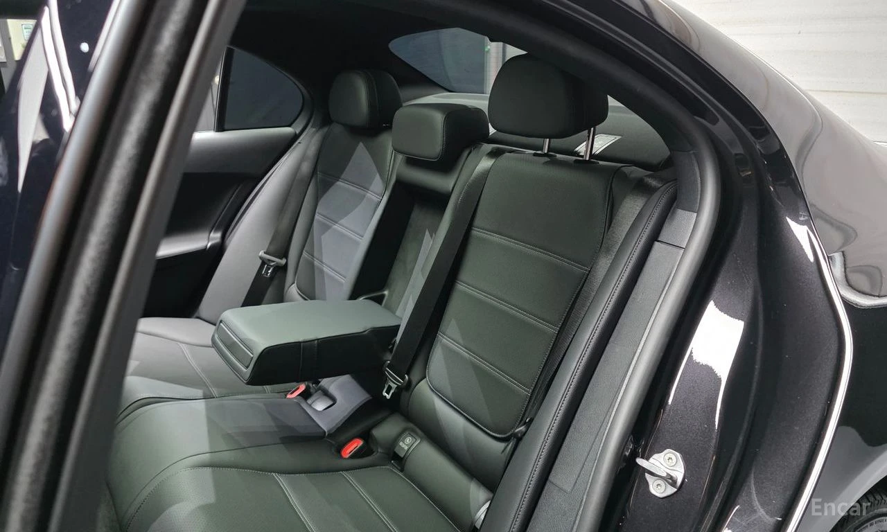 Mercedes-Benz C 200 BURMESTER* ДИСТРОНИК* LANE* ASSIST* КАМЕРА* , снимка 15 - Автомобили и джипове - 55970989