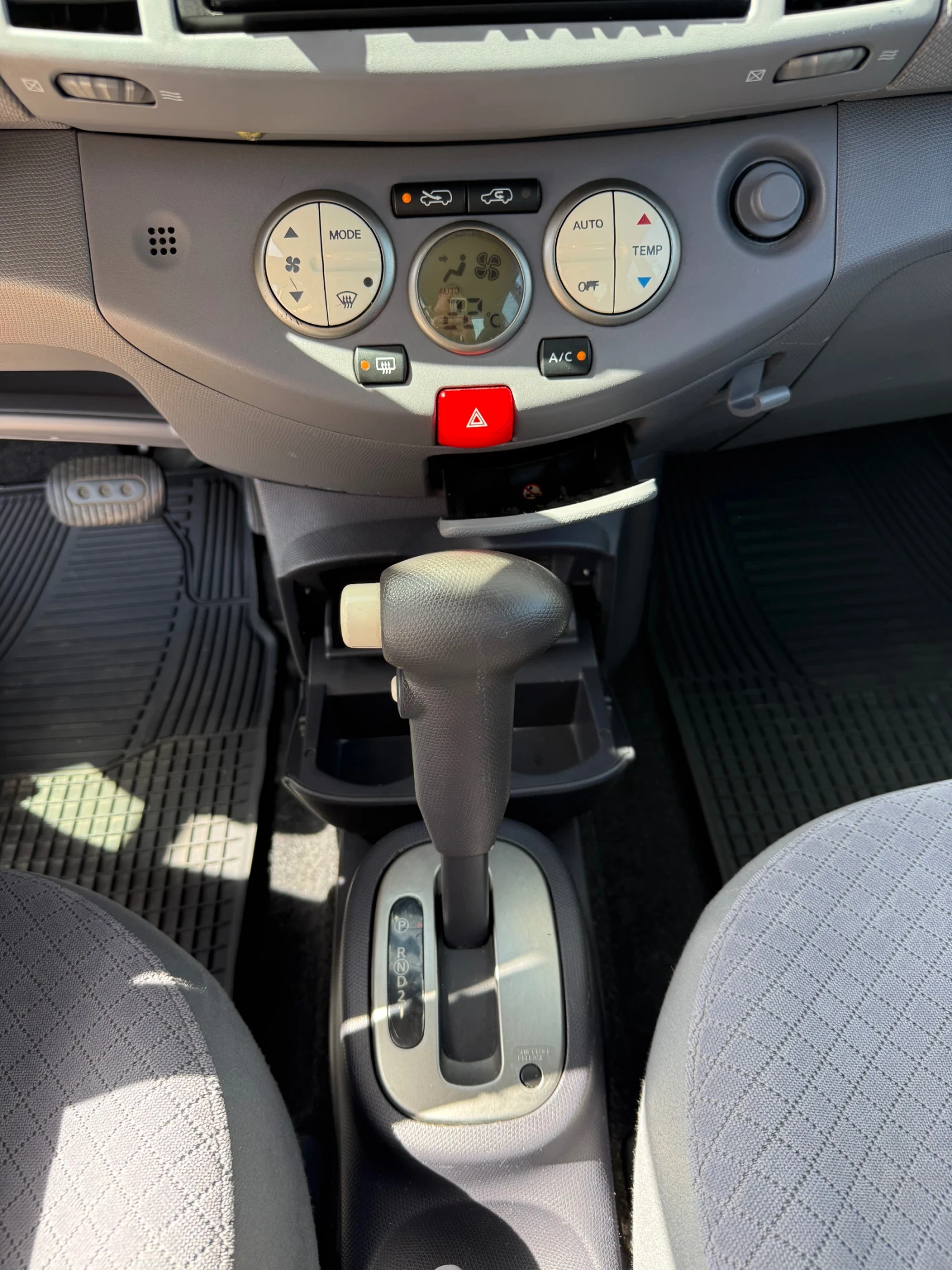 Nissan Micra 1.4/88к.с./Автоматик/АГУ/Keyless, снимка 7 - Автомобили и джипове - 56149160