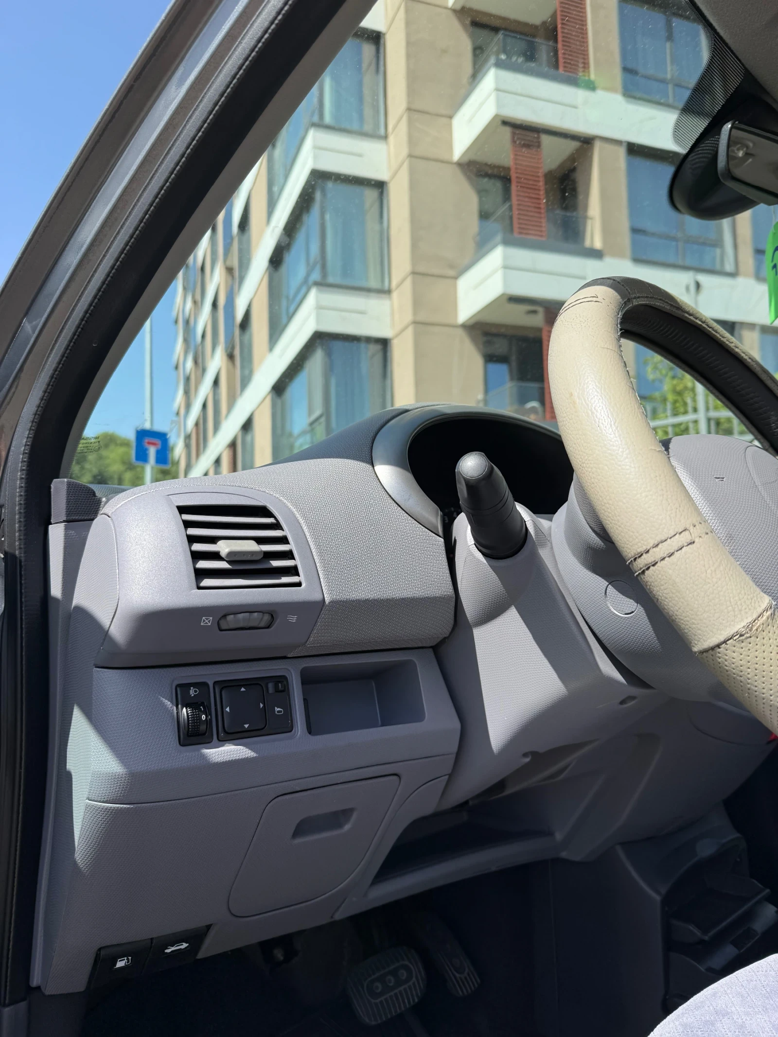 Nissan Micra 1.4/88к.с./Автоматик/АГУ/Keyless, снимка 8 - Автомобили и джипове - 56149160