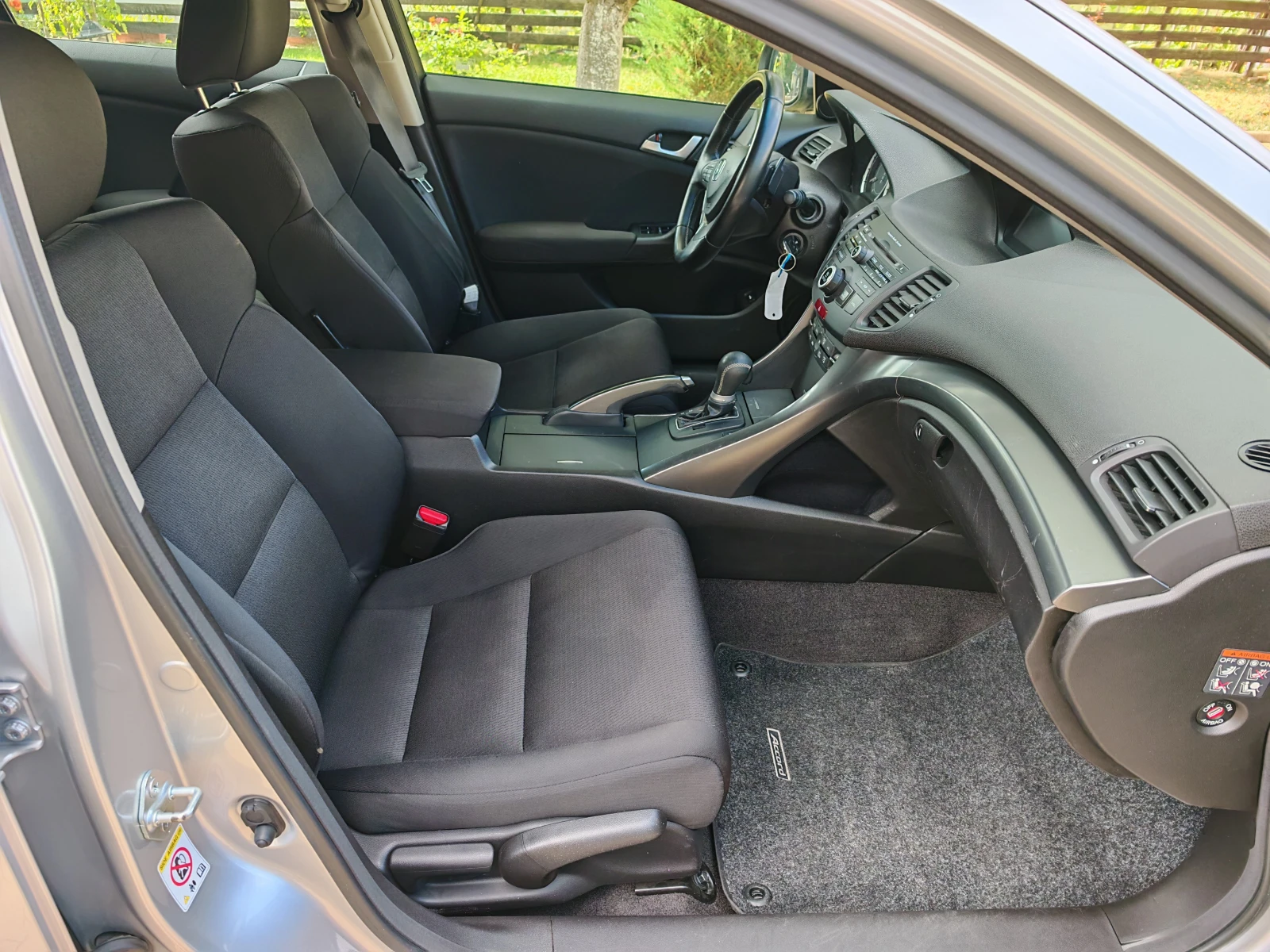 Honda Accord 2.0-бензин-автоматик, снимка 7 - Автомобили и джипове - 56268653