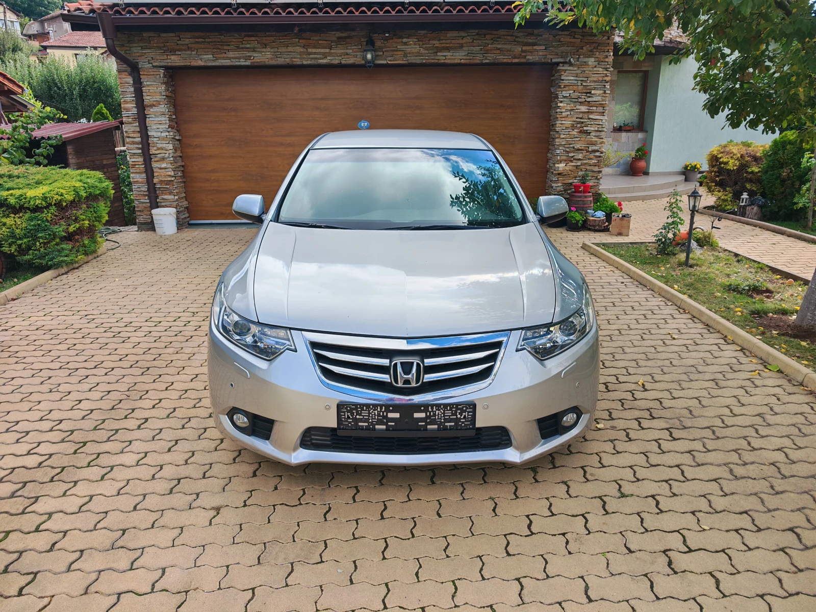 Honda Accord 2.0-бензин-автоматик, снимка 2 - Автомобили и джипове - 56268653