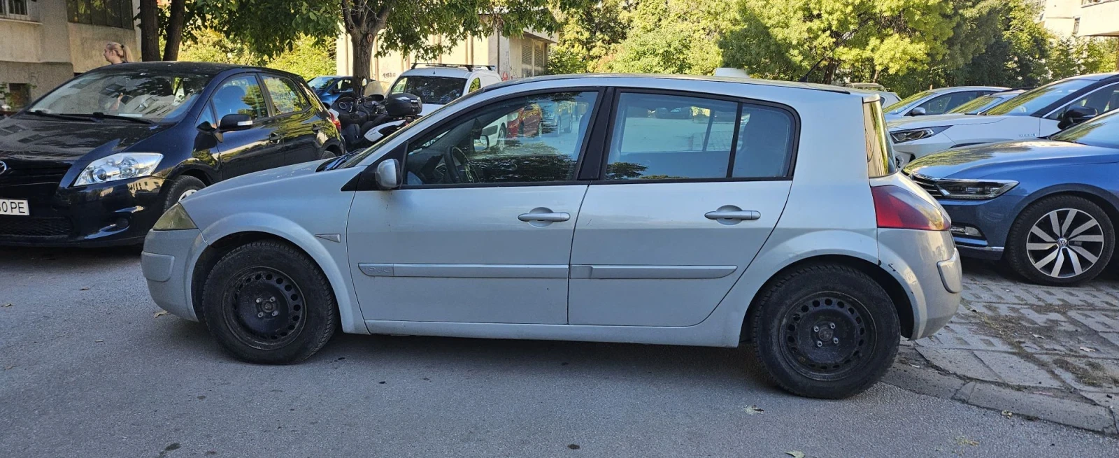 Renault Megane 1.9 dci, снимка 4 - Автомобили и джипове - 56364058
