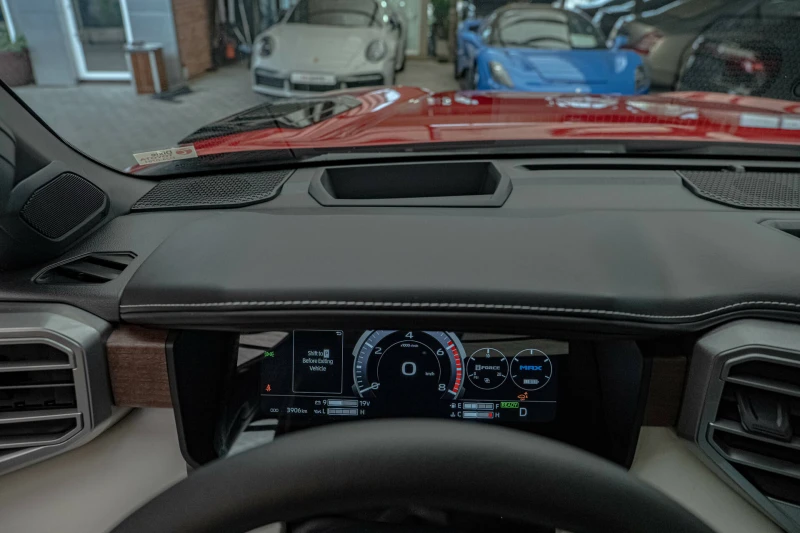 Toyota Tundra 3.5 i-Force/Capstone/3D-Камера 360/Обдухване/JBL, снимка 16 - Автомобили и джипове - 51423535