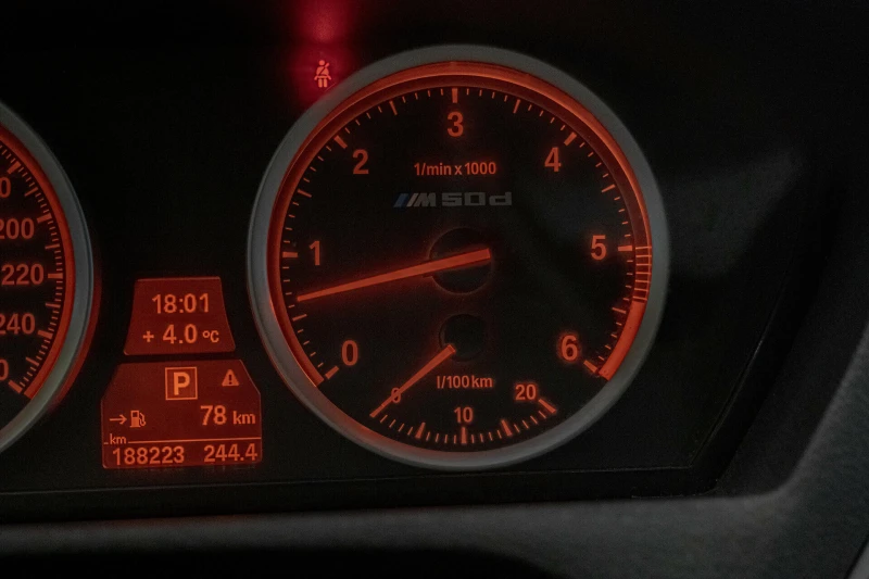 BMW X6 M50d/Dynamic Seat/HuD/Android/Подгрев/Soft Close/, снимка 8 - Автомобили и джипове - 51937487