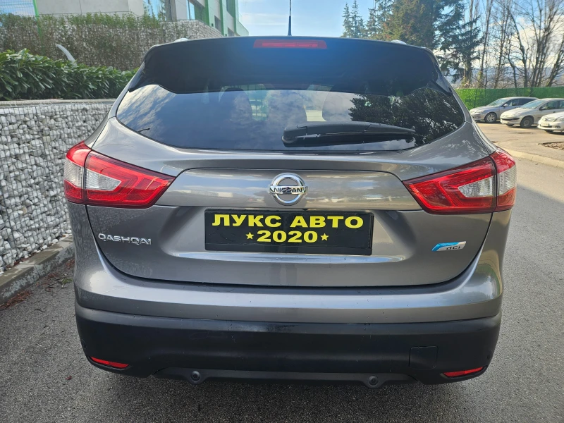 Nissan Qashqai 1.6 ПЕРФЕКТЕН Keyless ПАНОРАМА КАМЕРА 360 КОЖА ПОД, снимка 5 - Автомобили и джипове - 52576675