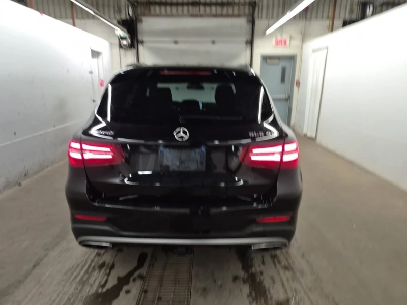 Mercedes-Benz GLC * AMG 43 * CARFAX * БЕЗ ПЪРВОНАЧАЛНА ВНОСКА, снимка 4 - Автомобили и джипове - 52855929