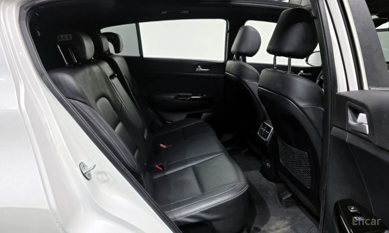 Kia Sportage, снимка 12 - Автомобили и джипове - 52964536