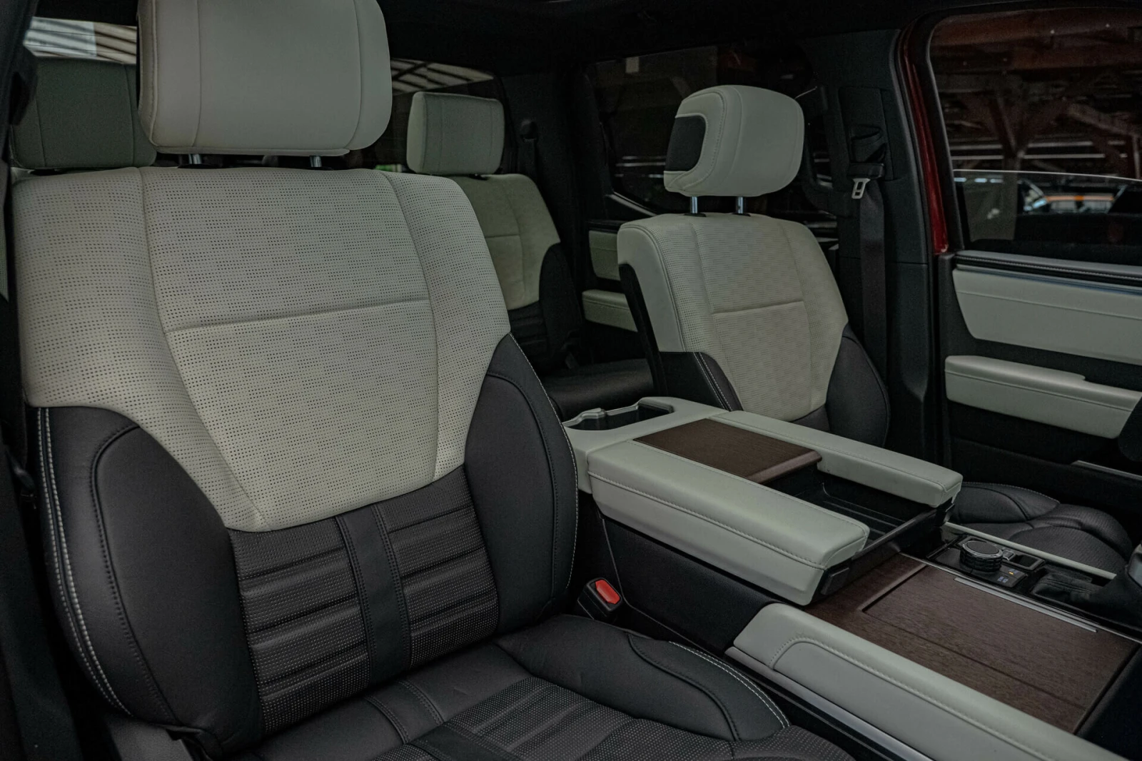 Toyota Tundra 3.5 i-Force/Capstone/3D-Камера 360/Обдухване/JBL - изображение 8