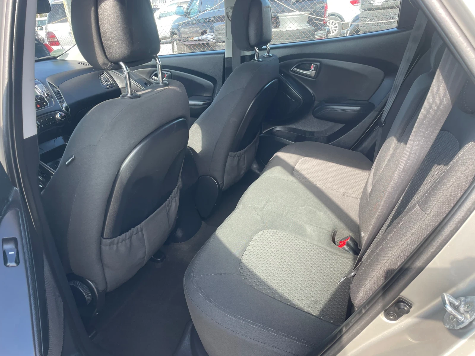 Hyundai IX35 ГАЗ-БЕНЗИН - изображение 6