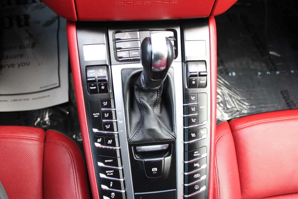 Porsche Macan * Turbo * , снимка 13 - Автомобили и джипове - 54845643