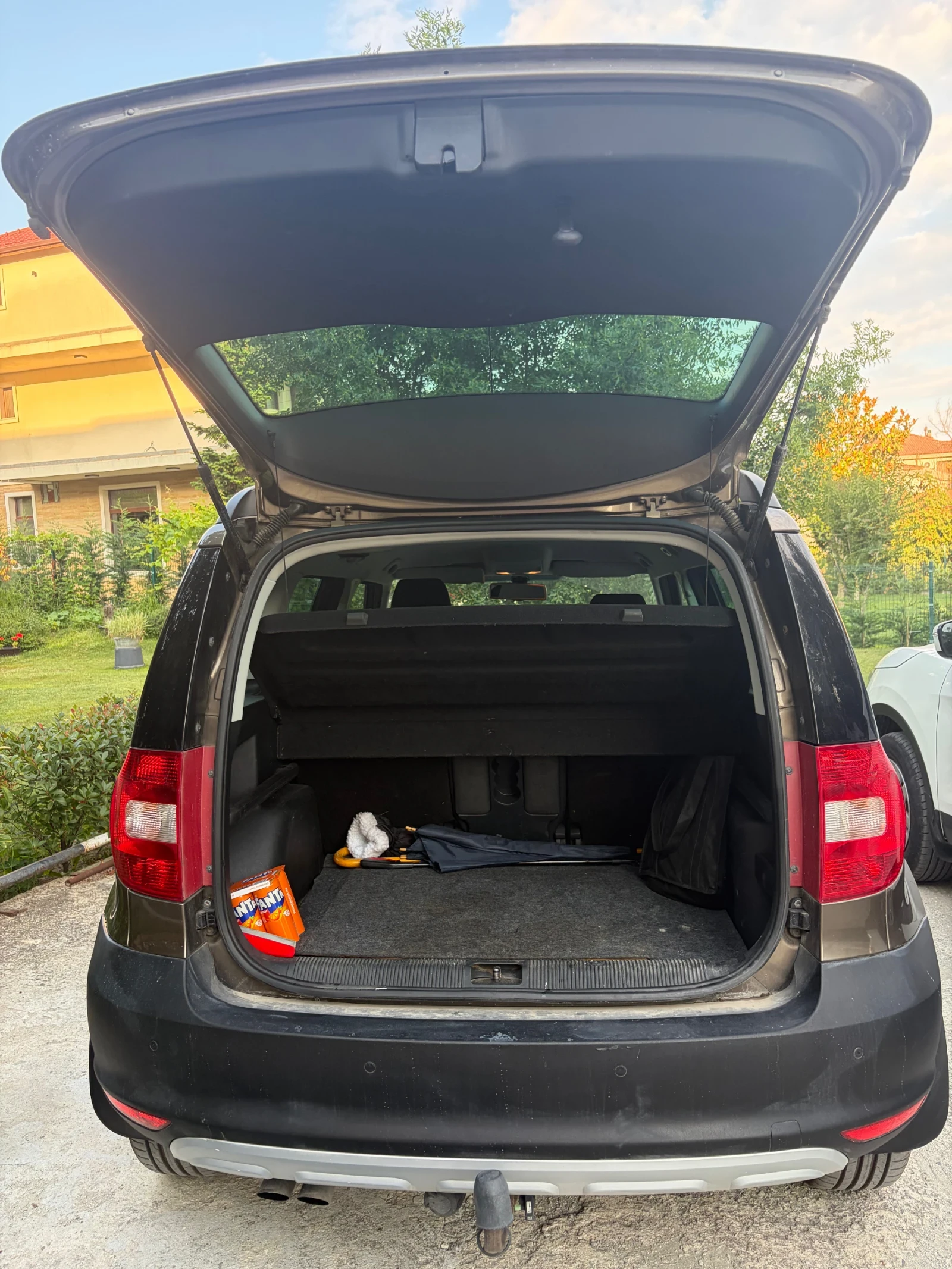 Skoda Yeti 2.0 4x4, снимка 11 - Автомобили и джипове - 55652257