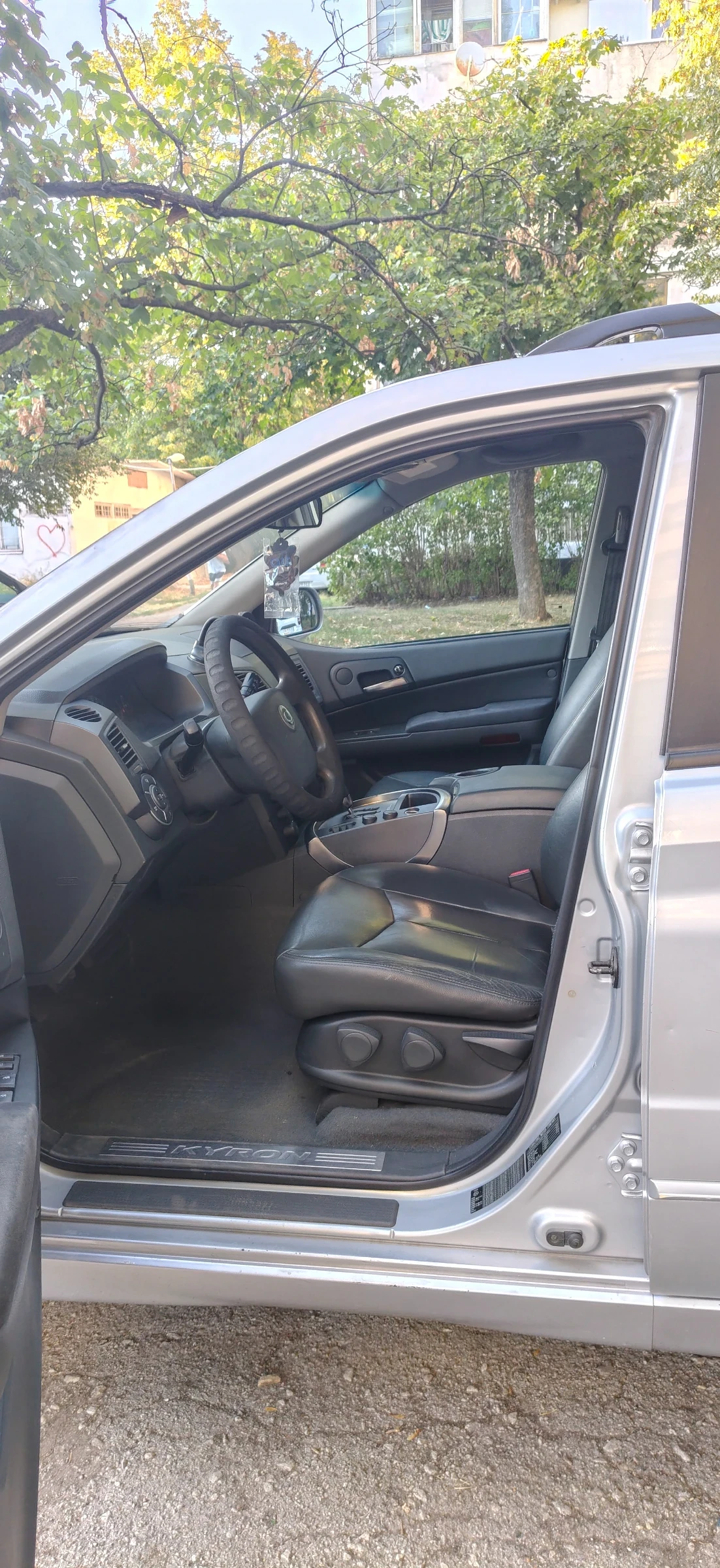 SsangYong Kyron, снимка 5 - Автомобили и джипове - 56035812