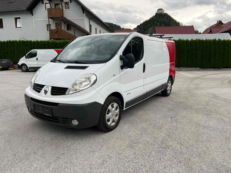 Renault Trafic 2.0 Cdi - Дълга база, снимка 1 - Бусове и автобуси - 42314538