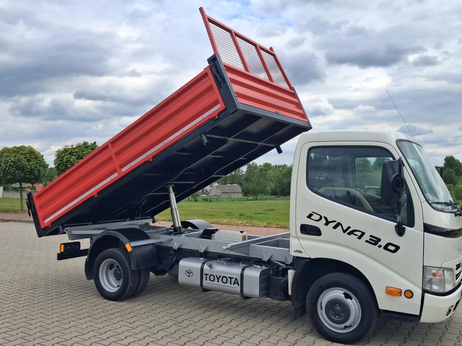 Toyota DYNA КАТ Б - изображение 6